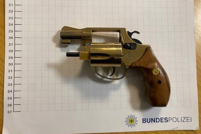 Essen Hauptbahnhof: Schreckschusswaffe im Essener Hauptbahnhof sichergestellt