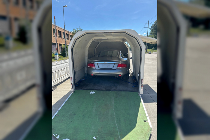 Bietingen: Nicht angemeldeter Sportwagen beim ZOLL