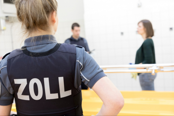 Augsburg: Durchsuchungen wegen Schwarzarbeit und illegaler Beschäftigung