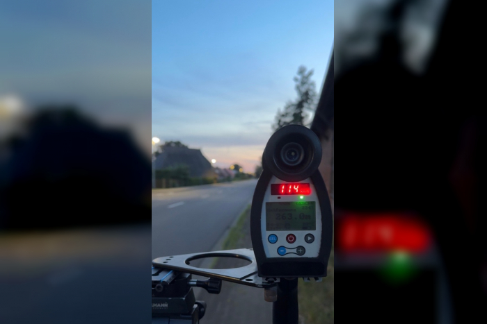 Neustadt-Glewe: Auto mit 114 km/h durch Ort, Polizei misst Geschwindigkeit