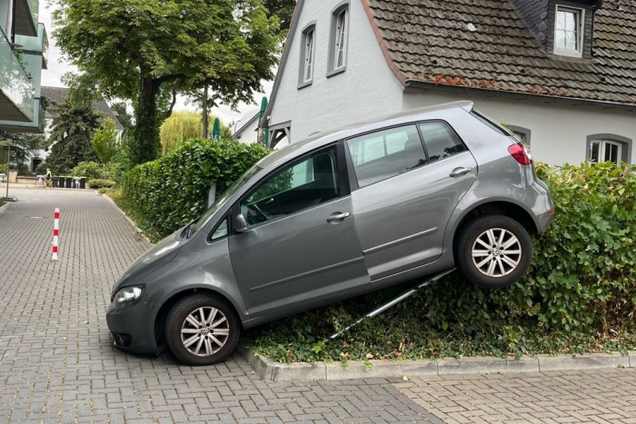 Zülpich: Verkehrsunfall auf Parkplatz