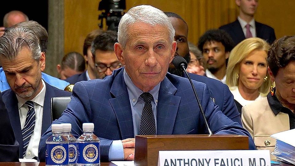Corona-Aufarbeitung in den USA: Anthony Fauci stellt sich Senatsanhörung