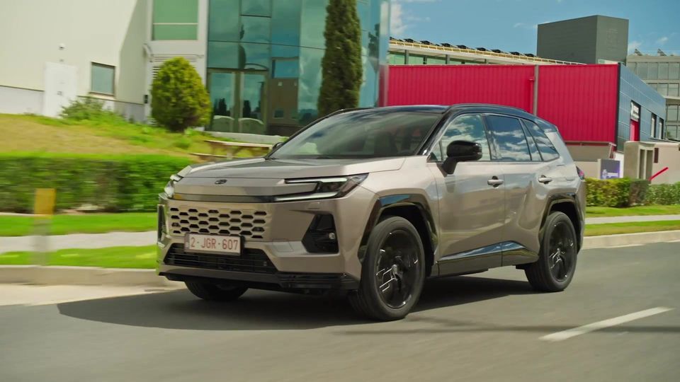 Neuer Toyota RAV4: Mehr Elektro-Reichweite, bis zu 309 PS und deutlich schnelleres Laden