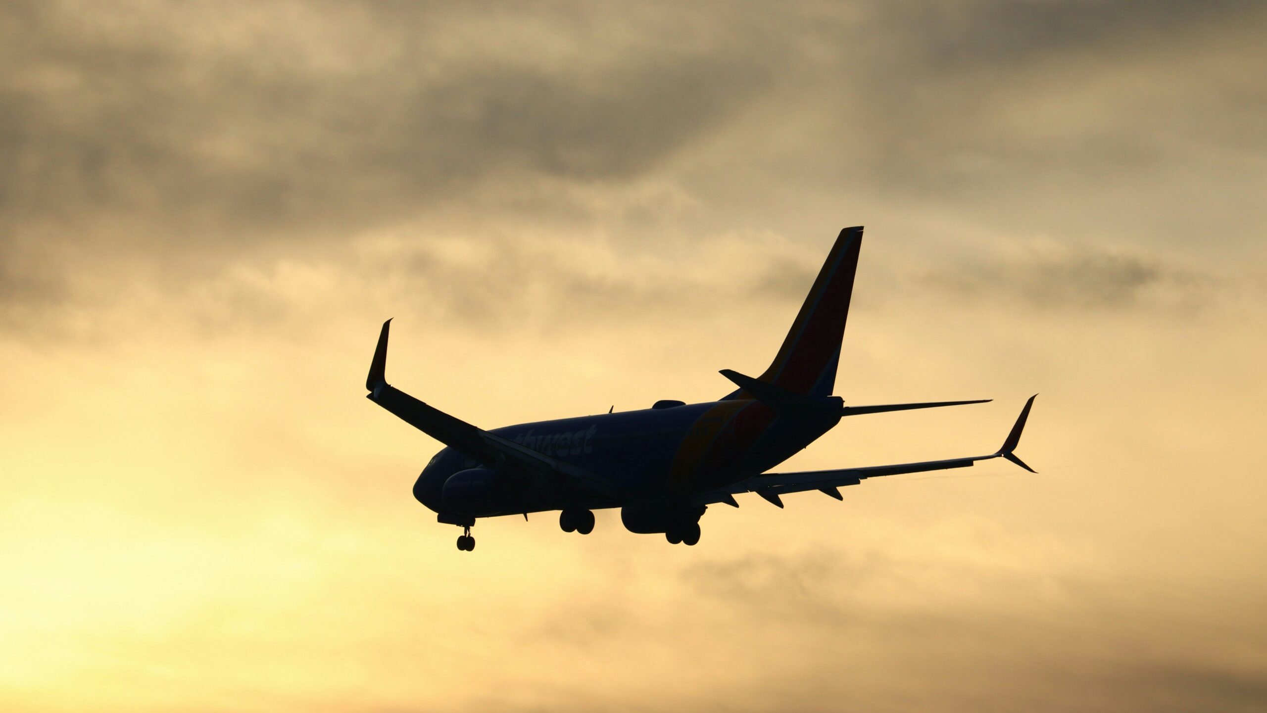 K2 Airways Boeing 737 fällt ins Arabische Meer – Crew vermisst