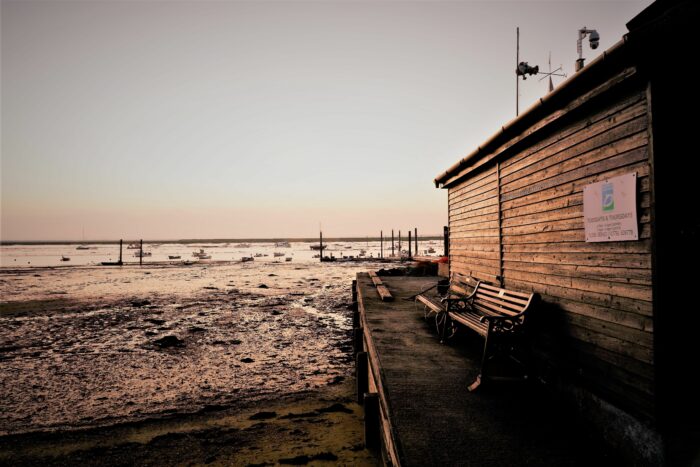 Teenager und Frau sterben nach Notlage im Meer bei West Mersea