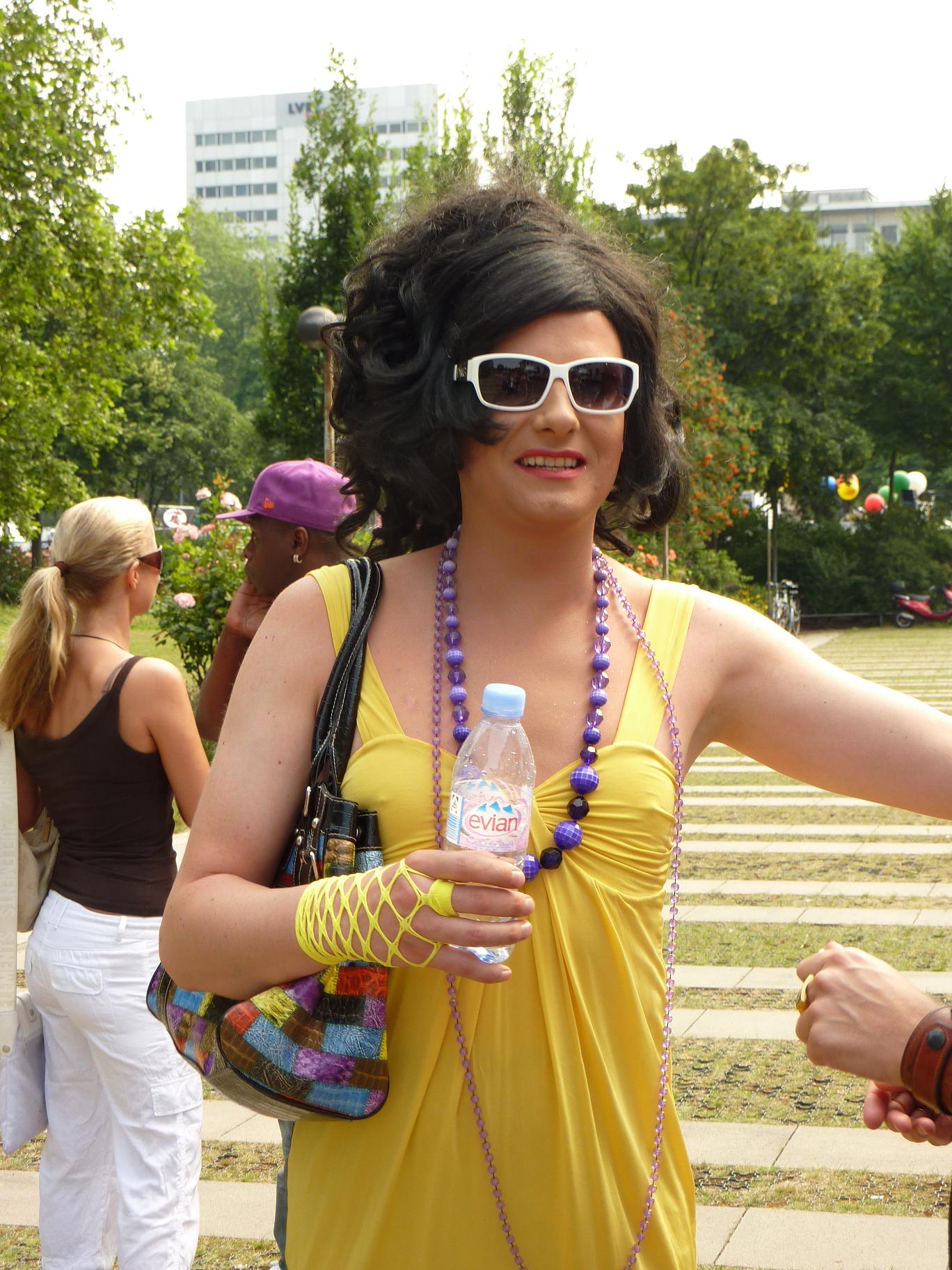 Kampf der Berliner Drag Queens: Streit um Musicalfigur führt zu juristischen Auseinandersetzungen
