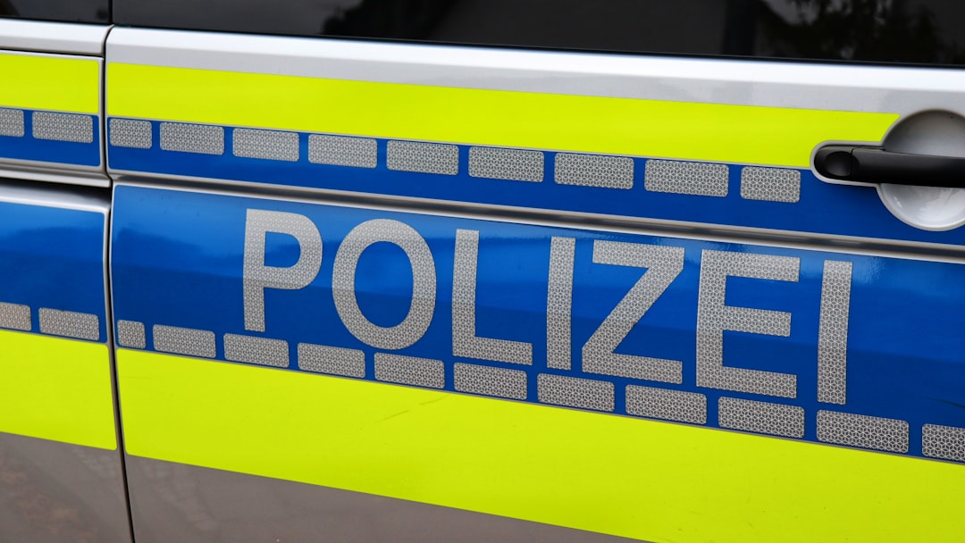 Tödlicher Messerangriff in Erkner: Frau stirbt nach Attacke in der Innenstadt