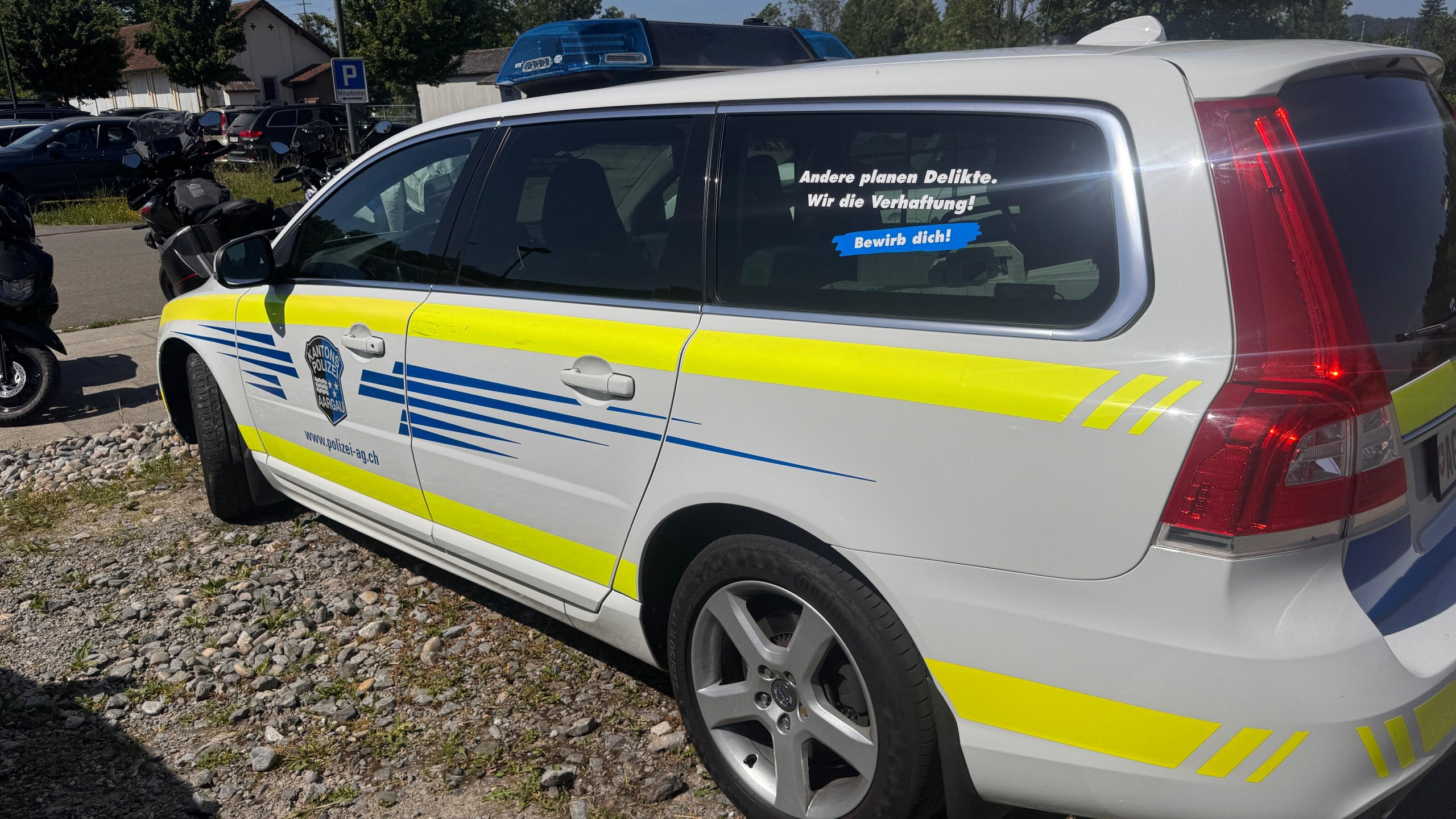 Nuneaton: Junger Mann wird von vermummten Tätern sexuell angegriffen – Polizei ermittelt