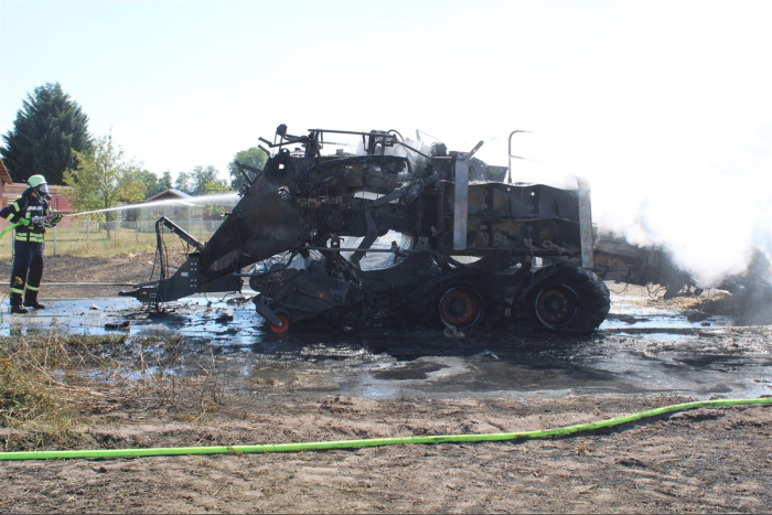 Rahden, Stemwede: Feuer auf Ackerflächen