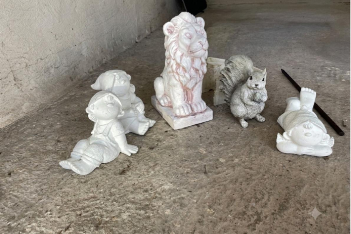 Gesucht: Eigentümer von Vorgartenfiguren