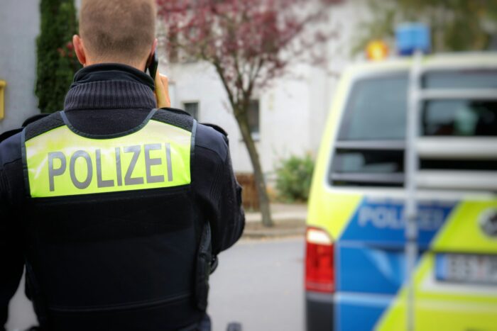 Frau wählt Notruf wegen Freund: Polizei erschießt Mann in Bielefeld