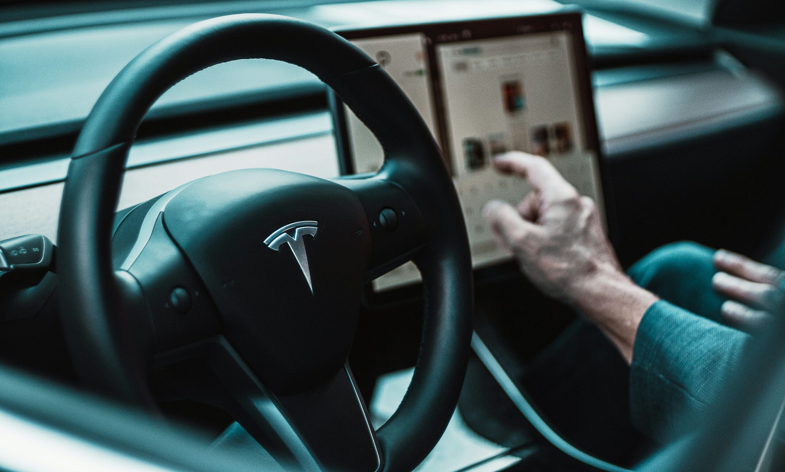 Verkehrsministerium erwägt Zusammenarbeit mit Tesla für autonome Shuttle-Dienste