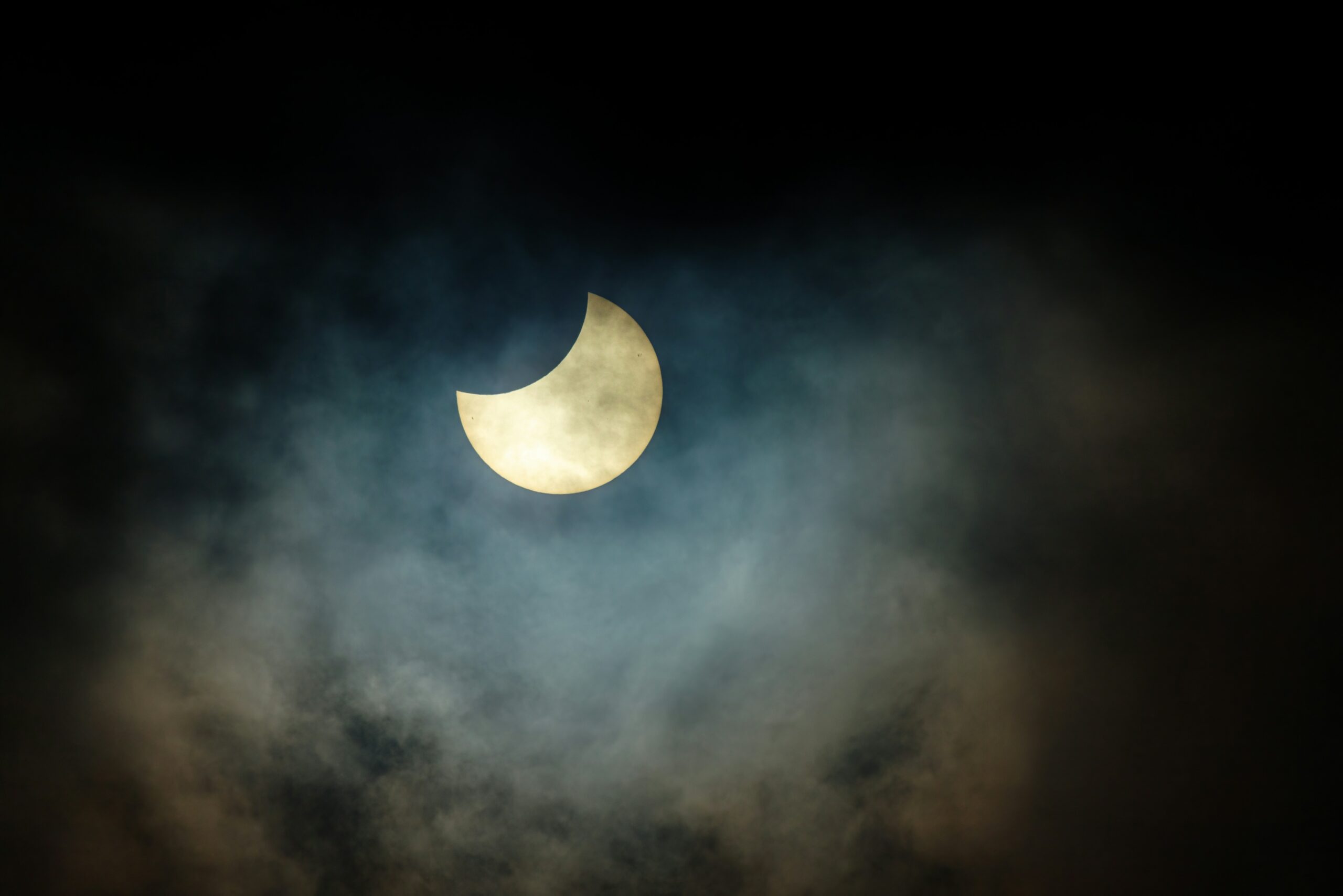 700 Euro für den perfekten Blick: Spanien wartet auf die Sonnenfinsternis