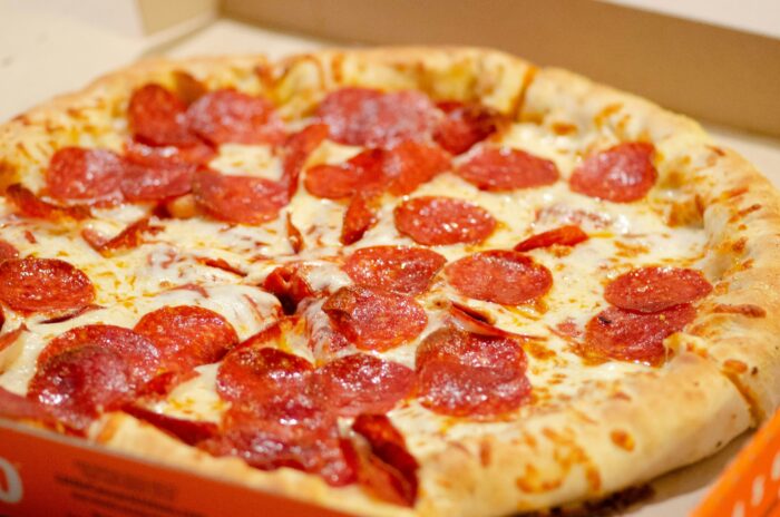 Nach Beschwerde: Wirt bewirft Kundin mit Pizza