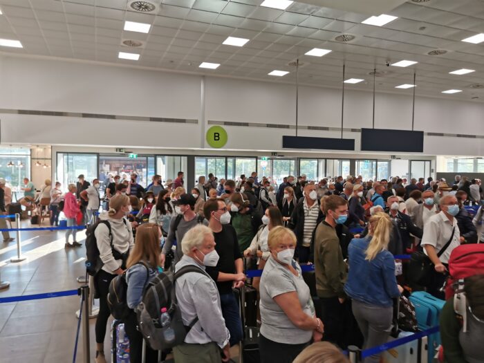 Tausende Urlauber sitzen nach Ausbruch des Ätna auf Sizilien fest