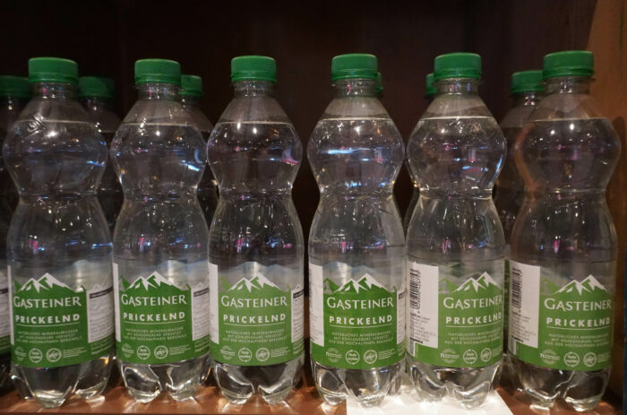Mineralwasser: Engpass wegen Hitze-Käufen