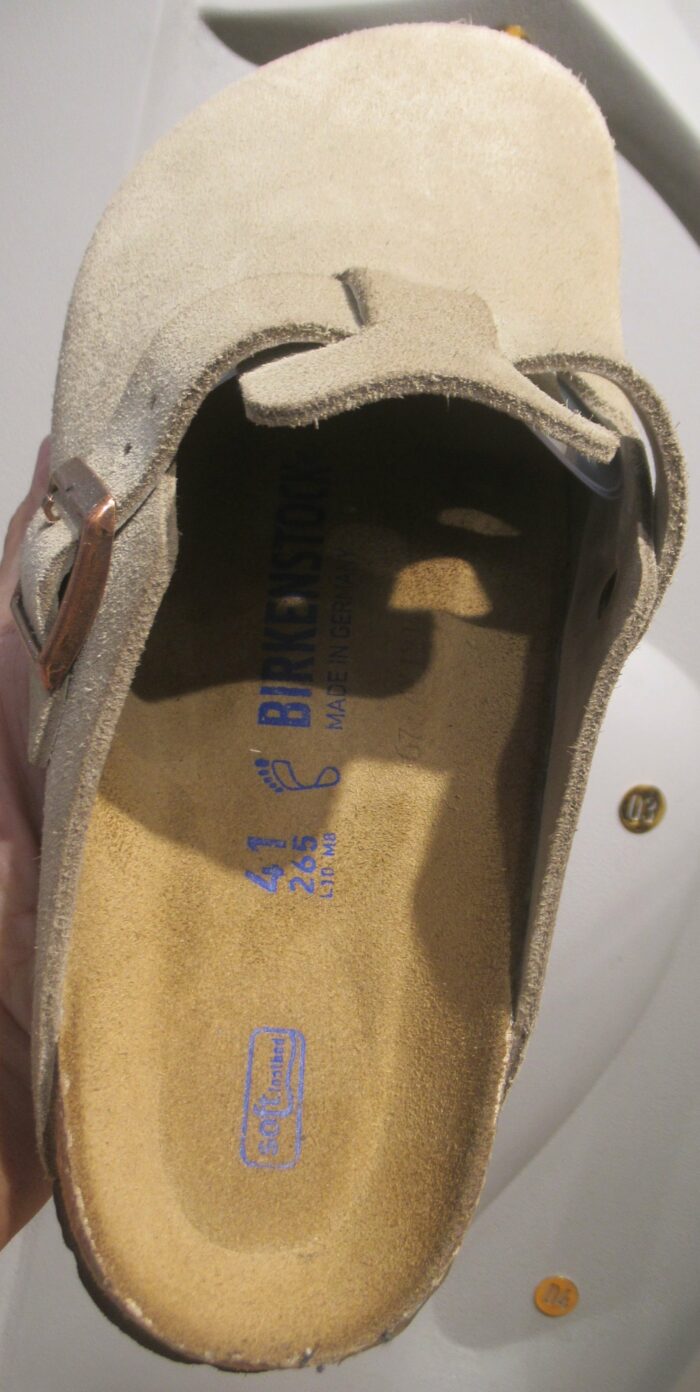 Birkenstock: Sandalenhersteller hebt seine Gewinnprognose an