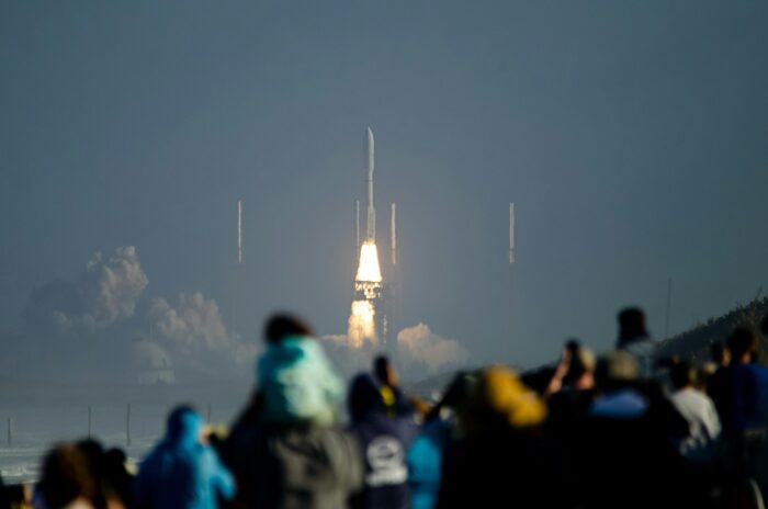 Will zu SpaceX aufschließen: China gelingt senkrechte Raketenlandung auf Beinen