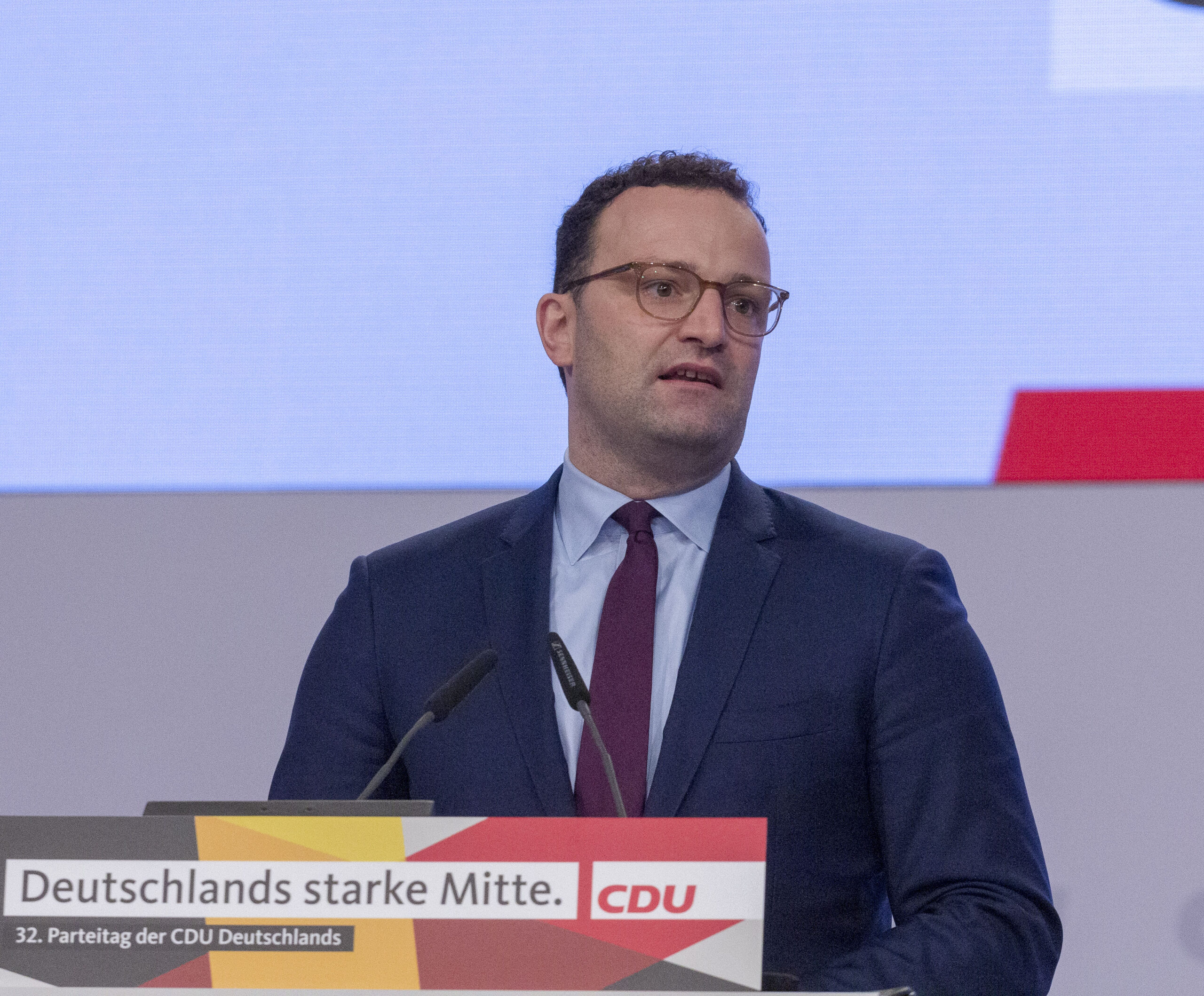 Politischer Rückzug: Jens Spahn und die Folgen der Leihmutterschaftsdebatte
