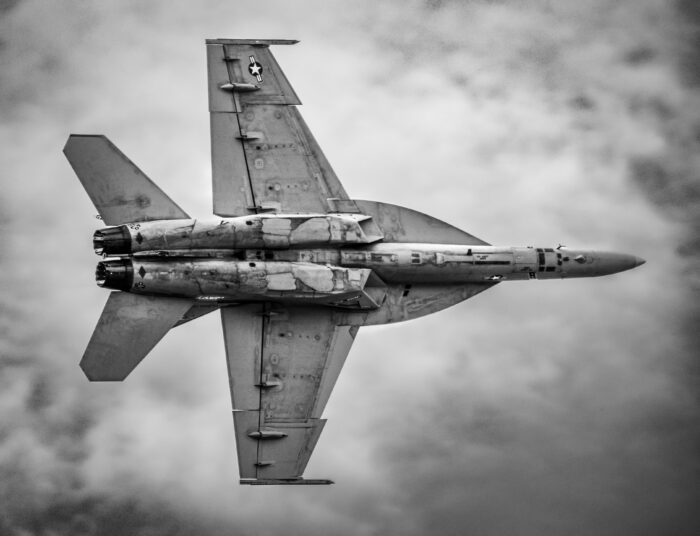 Rumänischer Kampfjet schießt Drohne vor Gasplattform im Schwarzen Meer ab