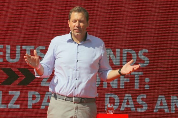 Einkommensteuerreform: Klingbeil rudert nach Kritik zurück und ändert mehrere Steuerpläne
