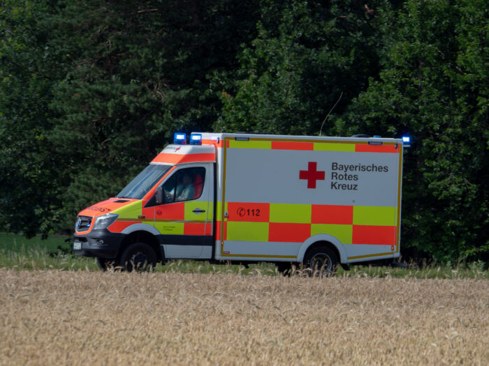 B495 in Osten: E-Dreirad-Fahrer stirbt bei Verkehrsunfall