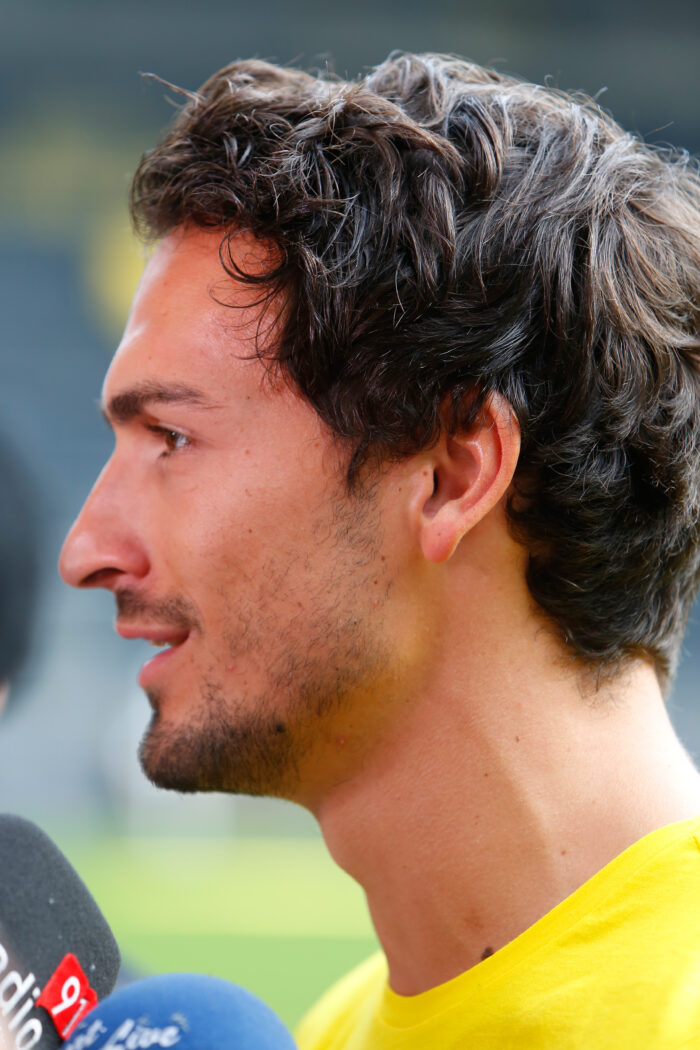 Für 40 Millionen Euro: Weltmeister Müller und Hummels steigen bei Erstligist ein
