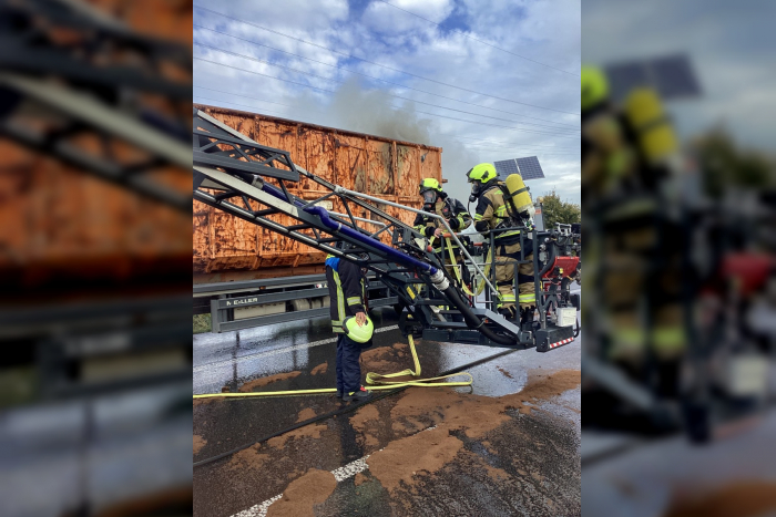Oberhausen: Containerbrand auf der BAB A3