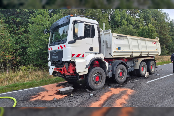 Ailertchen: Frontalzusammenstoß mit LKW