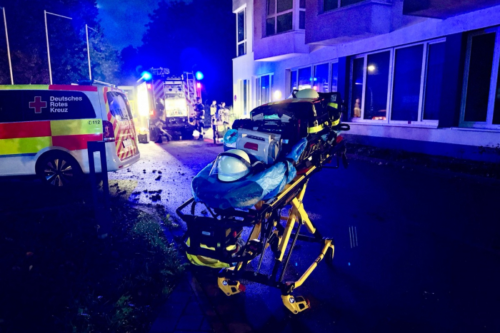 Essen-Horst, Dahlhauser Straße, 14.09.2026, 04:49 Uhr: Brand in Pflegeheim,84-Jährige schwer verletzt