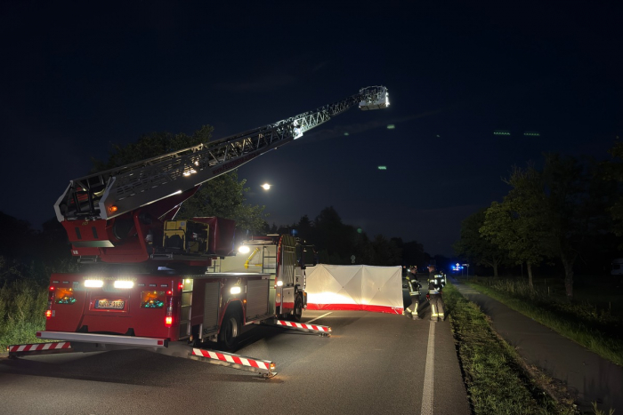 Aurich-Schirum: Schwerer Motorradunfall auf Bundesstraße 72