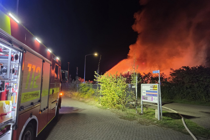 Suderwick: Feuerwehr unterstützt bei Großbrand