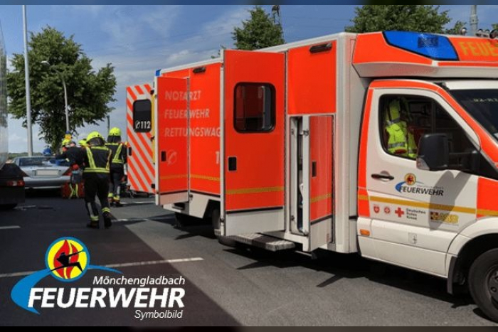 Mönchengladbach-Rheindahlen-Land, 23.09.2026, 18:13 Uhr, Genholland: Rettungshubschraubereinsatz nach Reitunfall