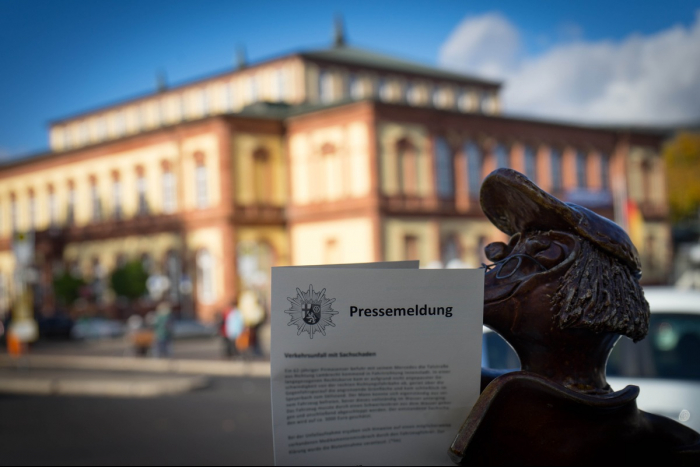 Neustadt/Weinstraße: Verkehrsbehinderung Hochzeitskorso
