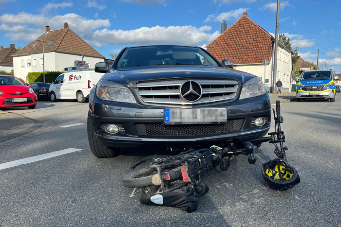 Bielefeld: Drei Abbiegeunfälle mit Radfahrern verletzt