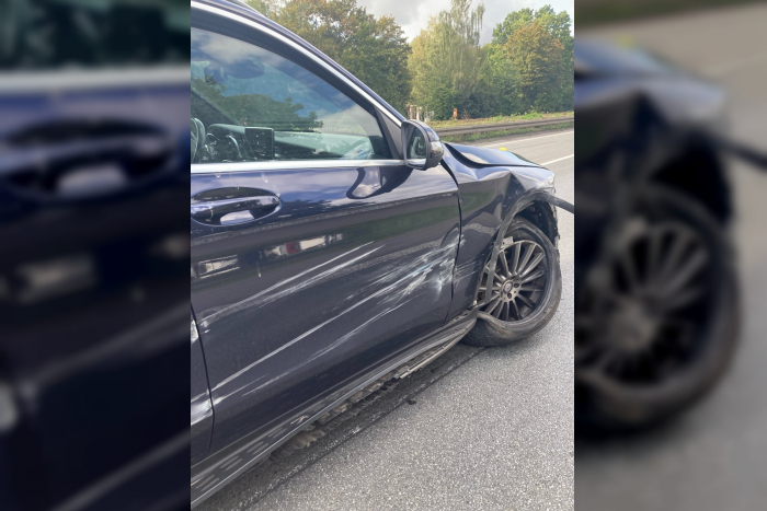 Bielefeld: Autofahrer verursacht Unfall auf A 44