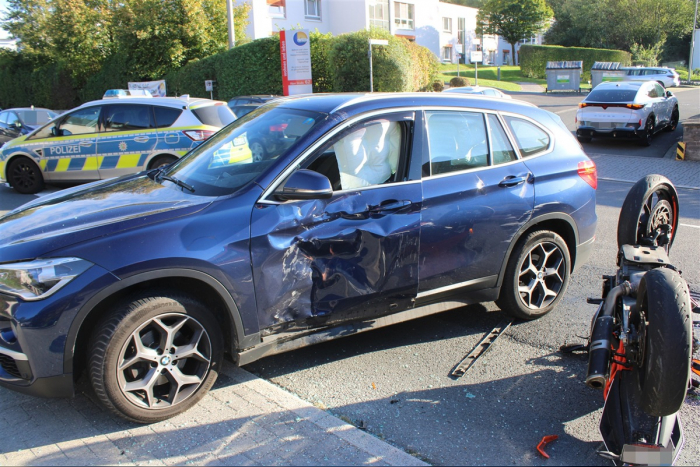 Kollision bei Überholmanöver in Overath