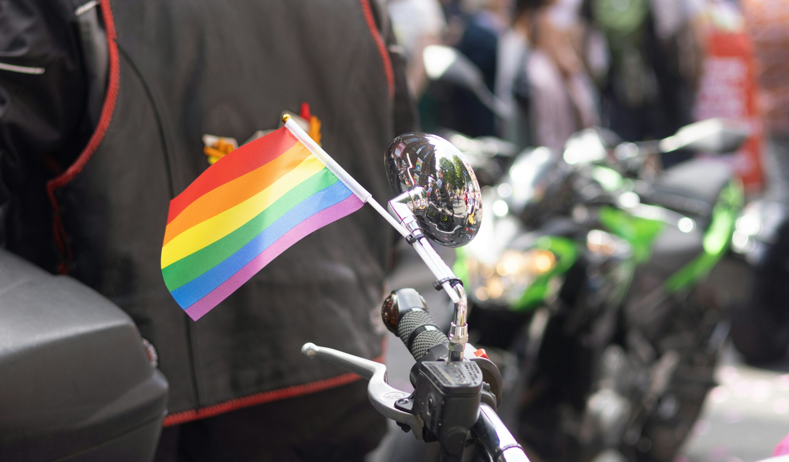 So reagiert die Regierung auf den CSD-Anschlag: Zehn-Punkte-Plan für schärfere Strafen.