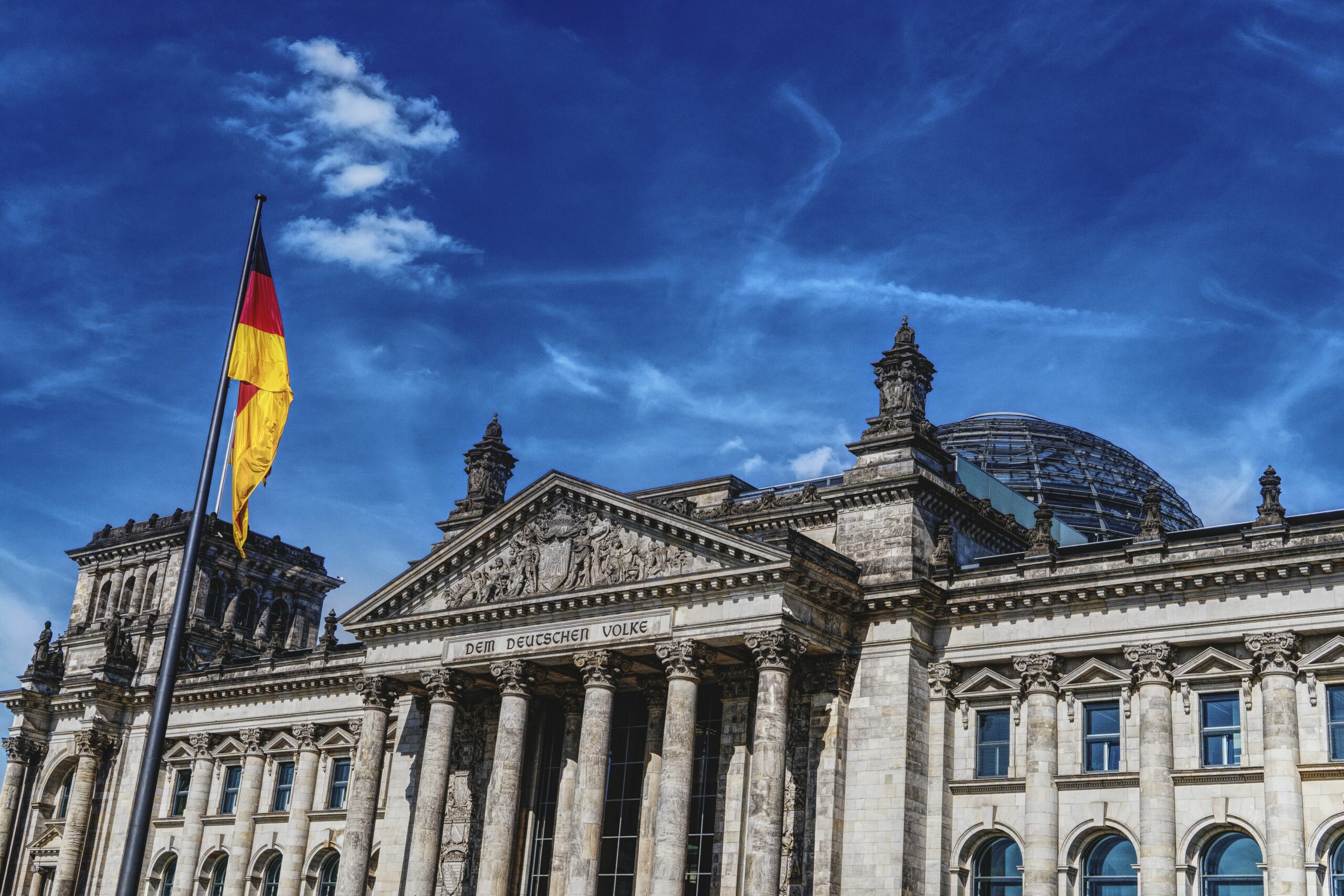 Demokratiezufriedenheit: 75% der Ostdeutschen äußern Ablehnung gegenüber dem System