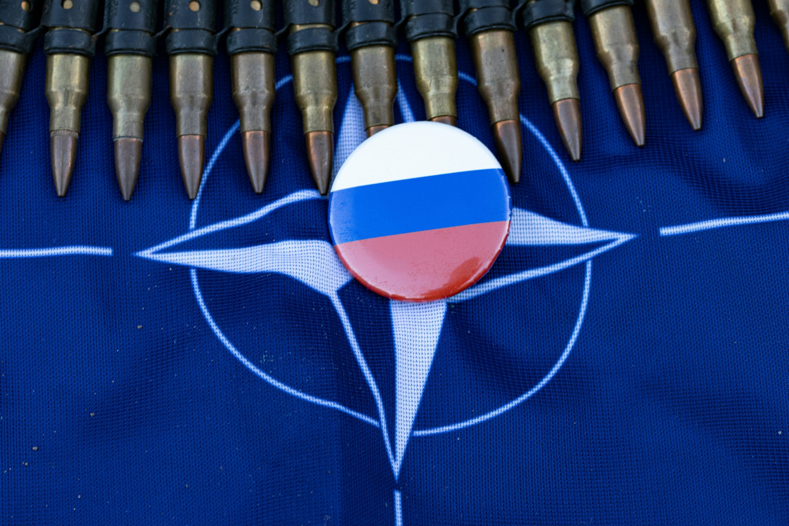 Polen erwägt US-Basis auf Tusk’s Warnung vor russischen Angriffen auf NATO-Staaten.