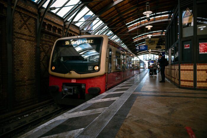 S-Bahn zeigt Zugauslastung auf mehr Berliner Bahnhöfen an