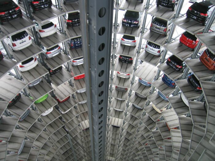 Während China den deutschen Markt überschwemmt: Export von Autos bricht dramatisch ein