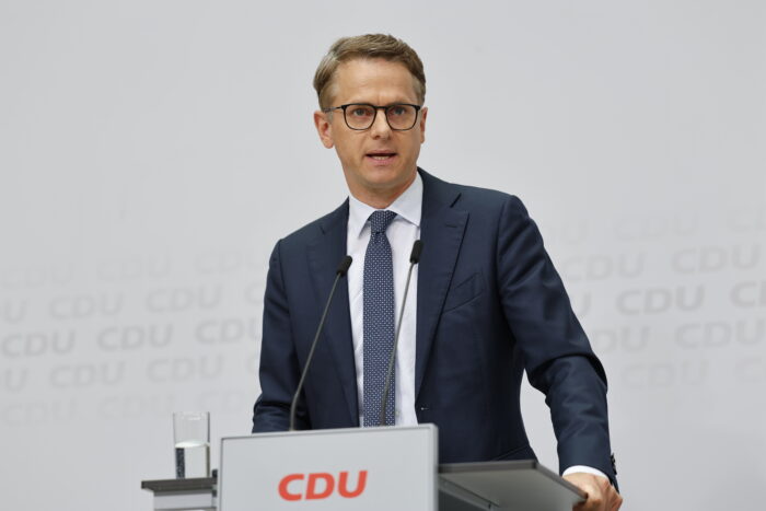 Zurück zu Regelung vor Corona: Linnemann will Anspruch auf Kinderkrankengeld kürzen
