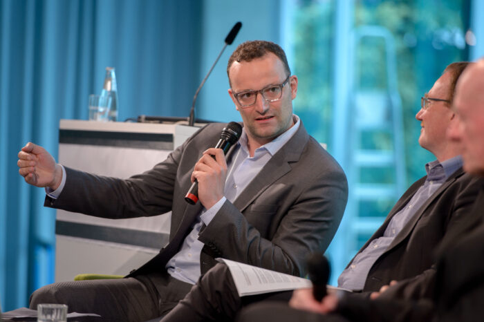 Jens Spahn gibt Sitz im Haushaltsausschuss ab