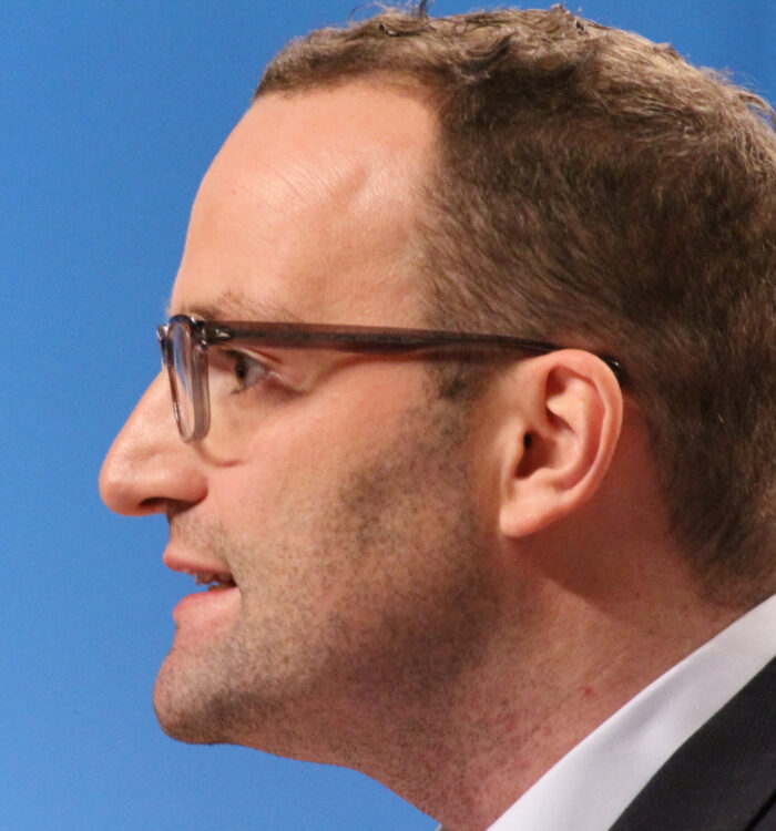 Sardinien statt Ausschuss: Spahn kämpft nicht mehr