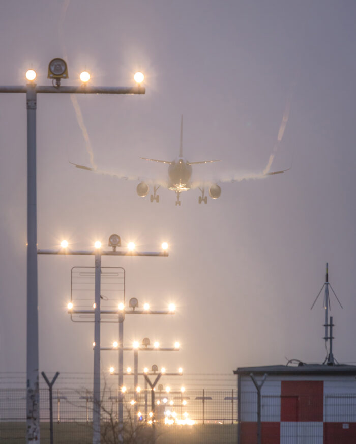 Medizinischer Notfall: Maschine landet am Flughafen Hamburg