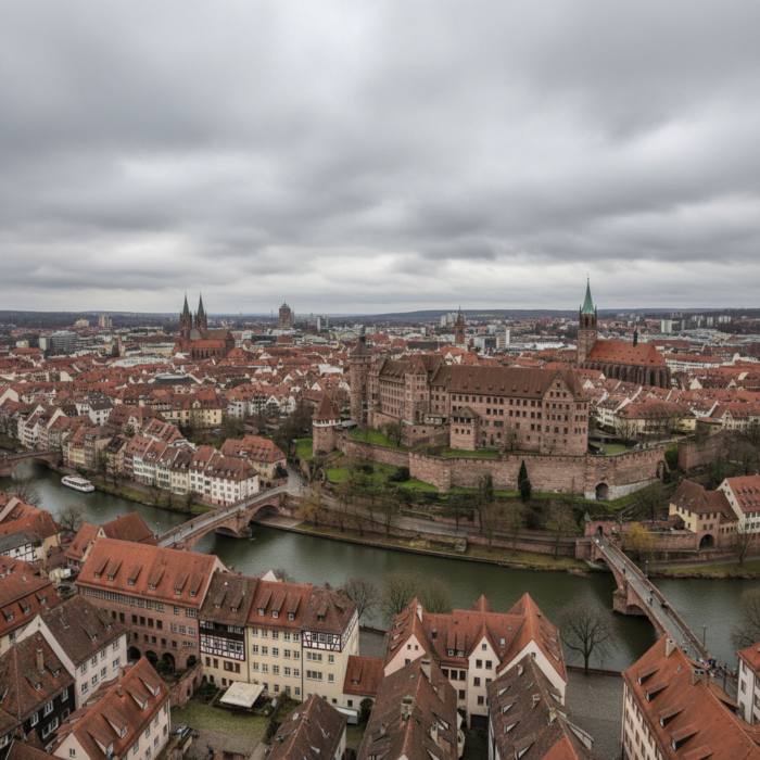 Wetter in Nürnberg heute: Bedeckt bei 13°C