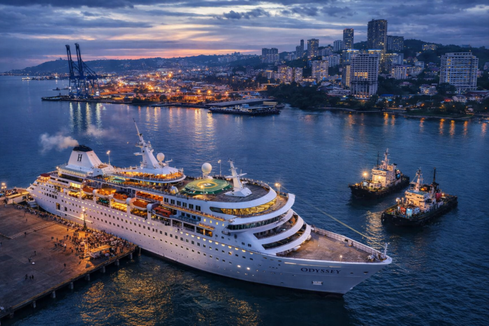 Zu hohe Spritkosten: Luxus-Kreuzfahrtschiff 