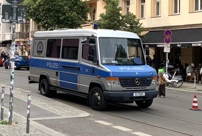 Explosion beschädigt Balkon und Wohnung in Tempelhof