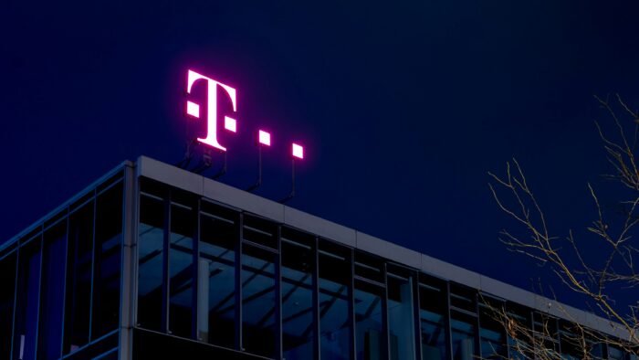 Telekom: Milliarden-Sparplan mit KI bis 2030